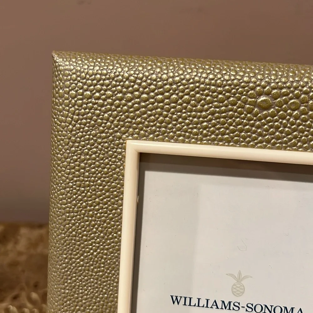 Williams-Sonoma Leather Picture Frame, 4”x6”